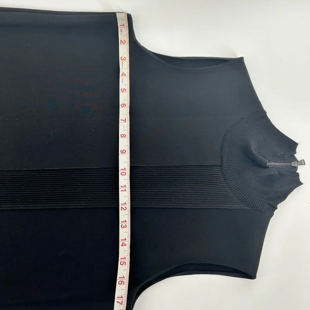 Vince Black Sleeveless Mock Neck Laser Cut Pleated Blouse Top Size S - Picture 11 of 13